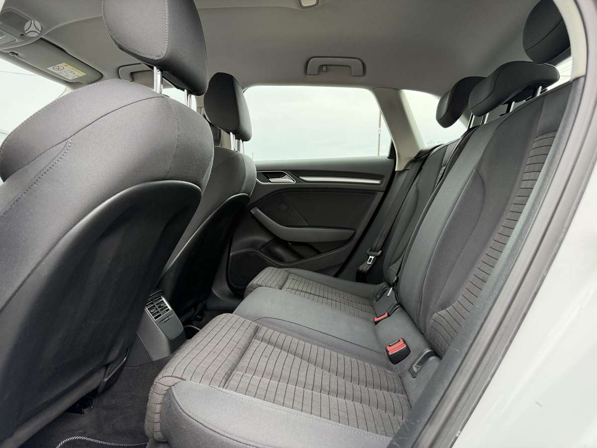Audi A3, 1.6 l., hatchback