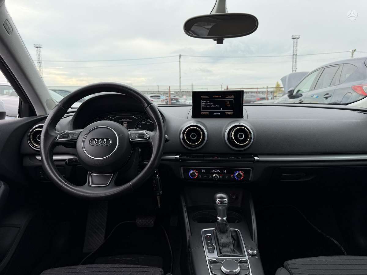 Audi A3, 1.6 l., hatchback