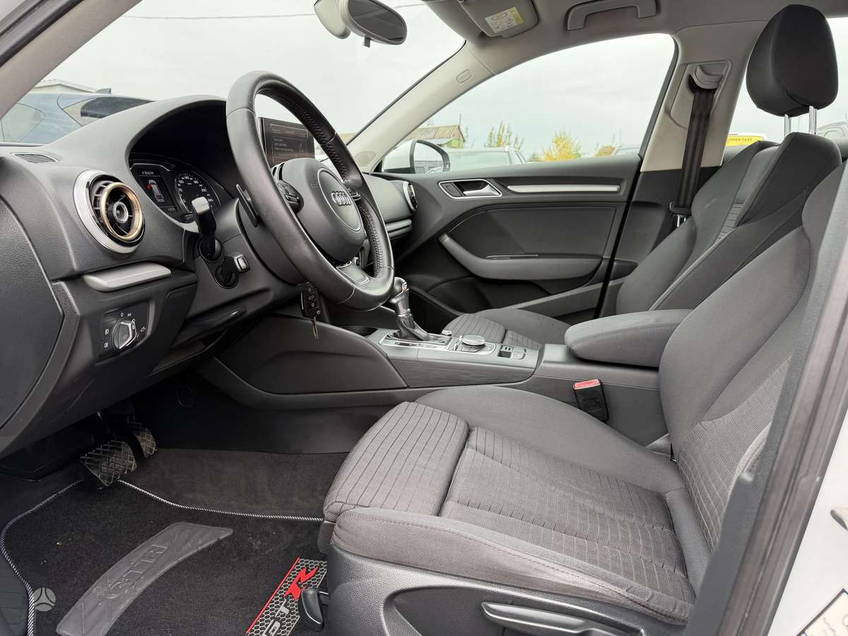 Audi A3, 1.6 l., hatchback