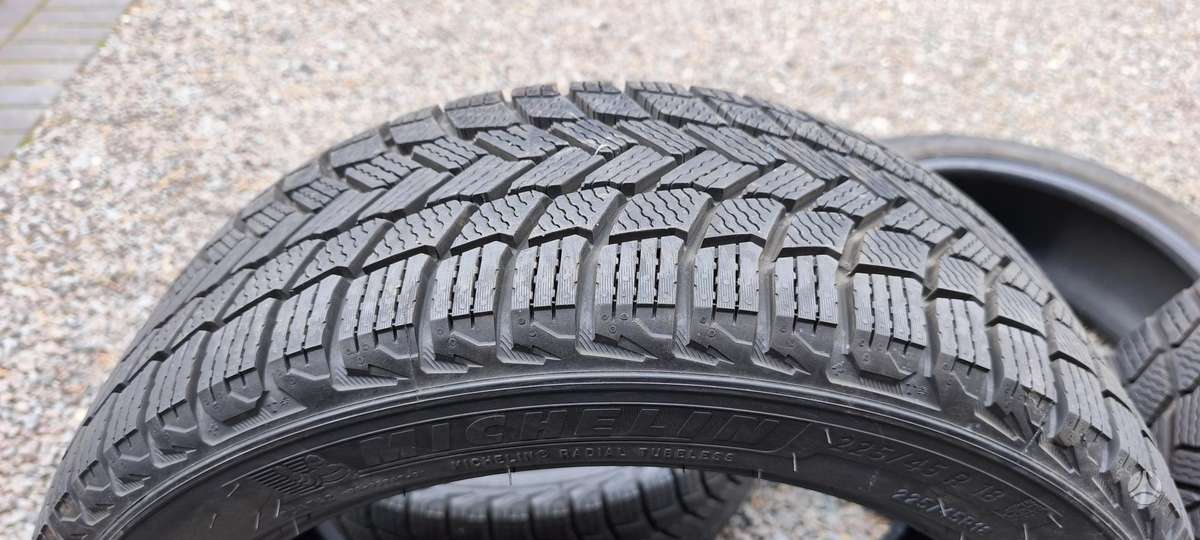 Michelin X-ICE, winter 225/45 R18