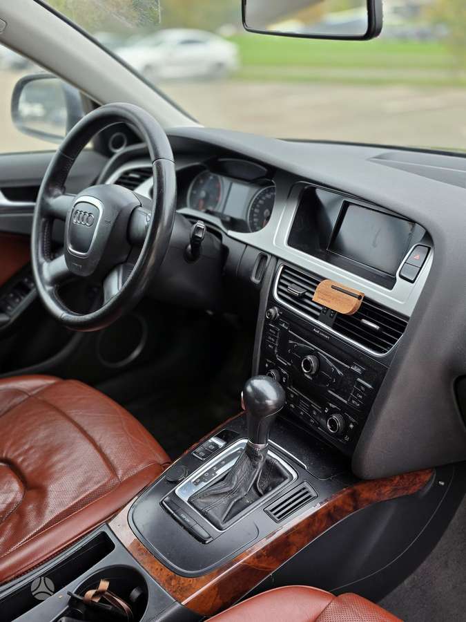 Audi A4, 2.7 l., Седан