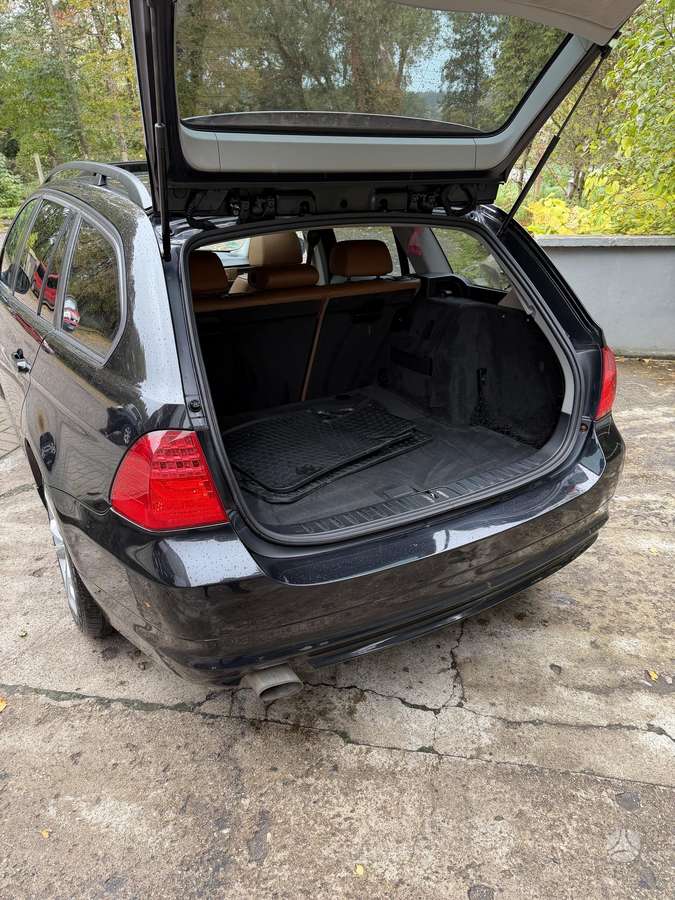 BMW 320, 1.8 l., wagon