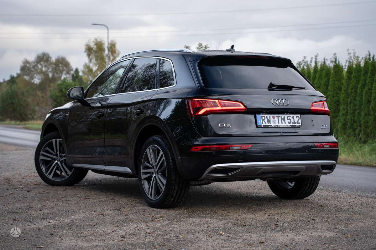 Audi Q5, off-road / crossover