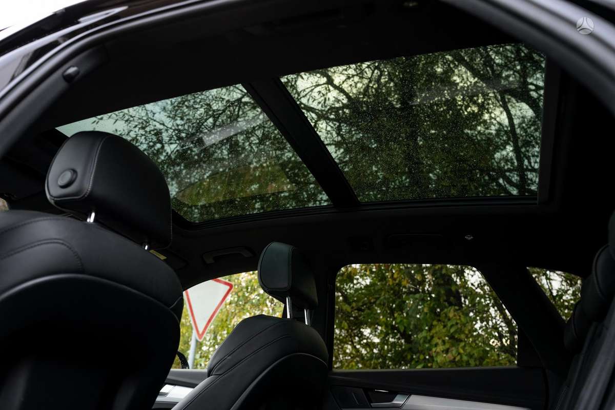 Audi Q5, off-road / crossover