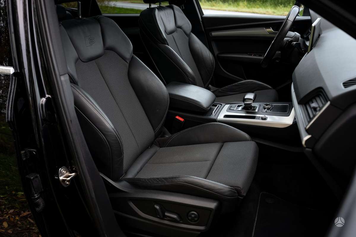 Audi Q5, off-road / crossover