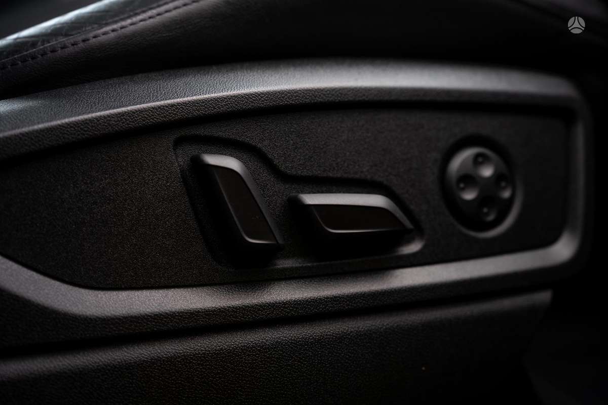 Audi Q5, off-road / crossover