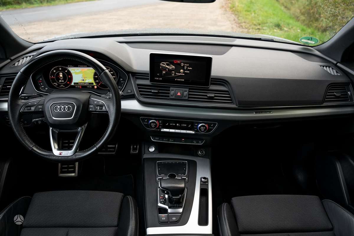 Audi Q5, off-road / crossover