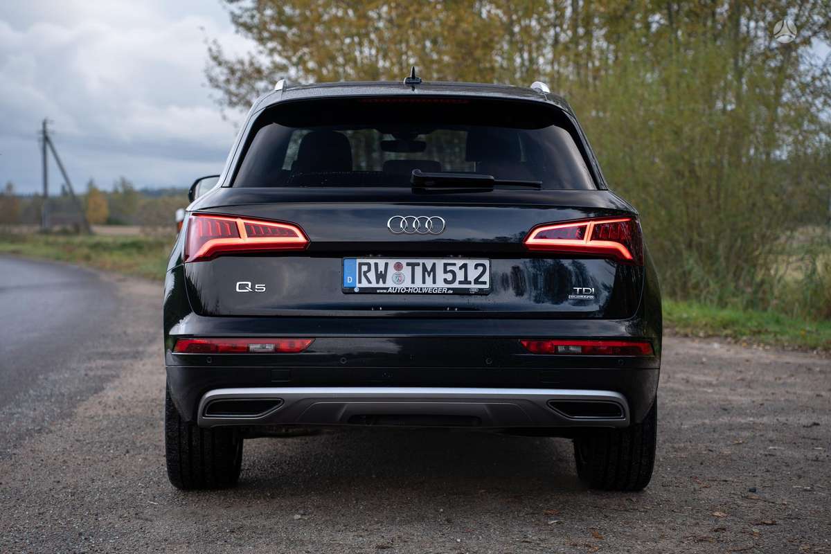 Audi Q5, off-road / crossover