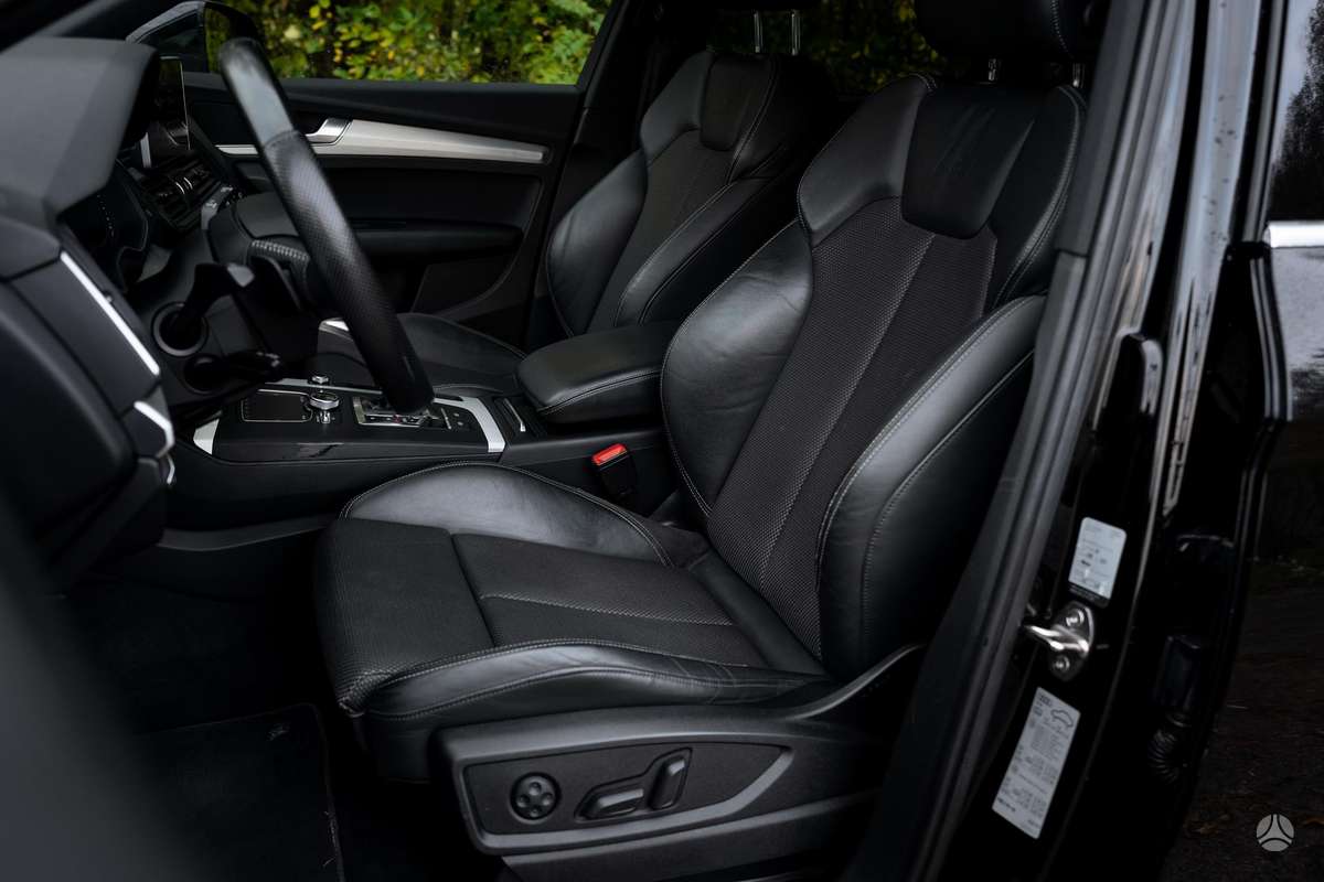 Audi Q5, off-road / crossover