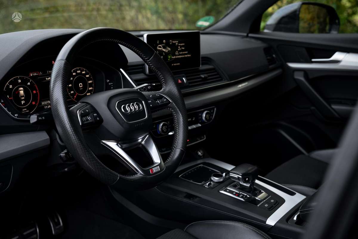 Audi Q5, off-road / crossover