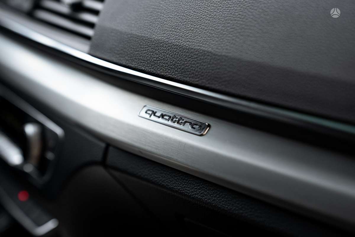 Audi Q5, off-road / crossover
