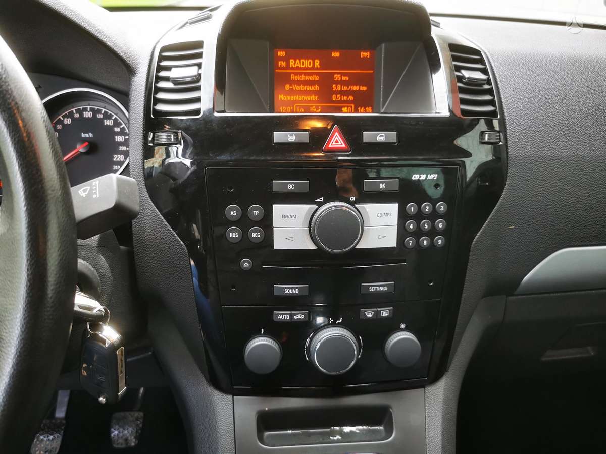 Opel Zafira 2011 — фото 27