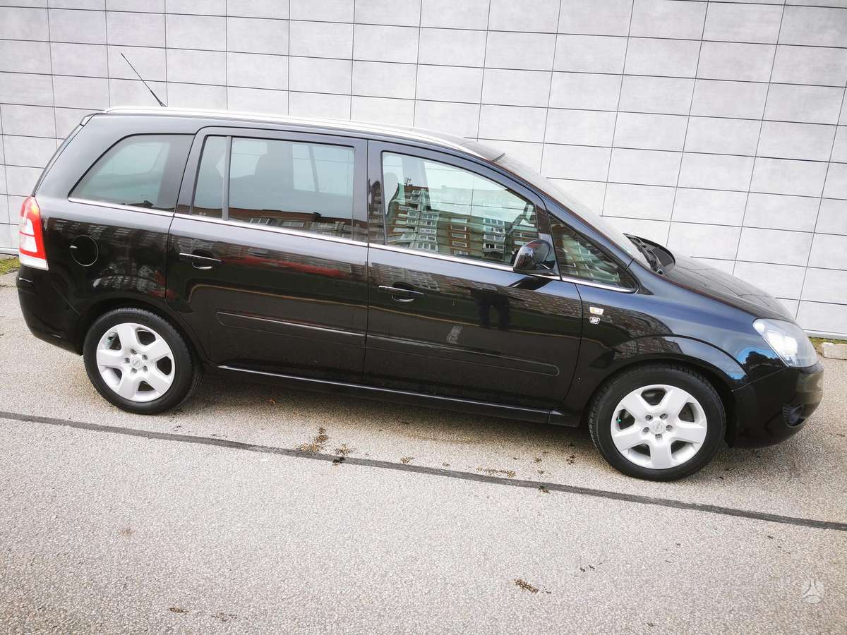 Opel Zafira 2011 — фото 10