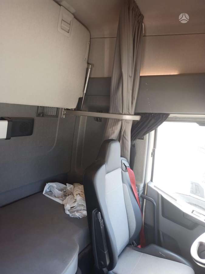 Renault T480 FRANCE, double sleeper