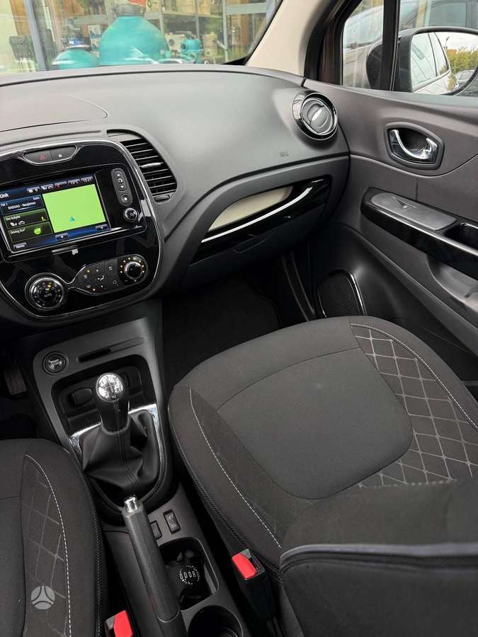 Renault Captur, 1.5 l., off-road / crossover