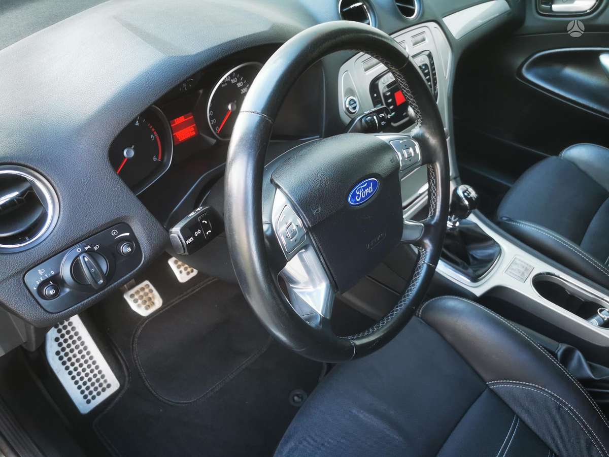 Ford Mondeo 2009 — photo 22