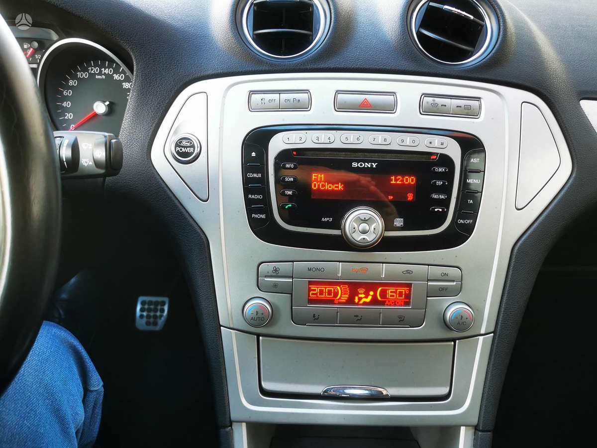 Ford Mondeo 2009 — photo 32