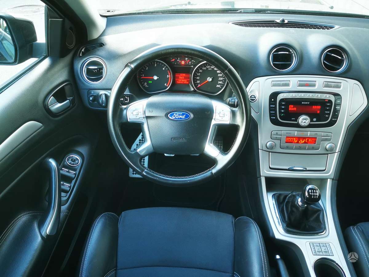 Ford Mondeo 2009 — photo 18