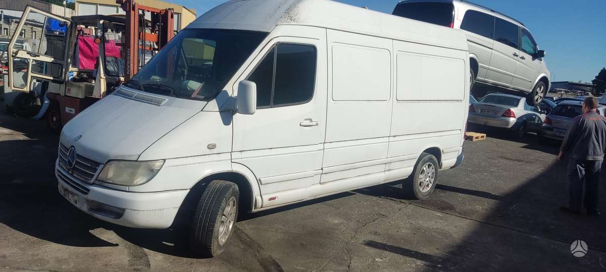 Mercedes-Benz Sprinter, cargo vans