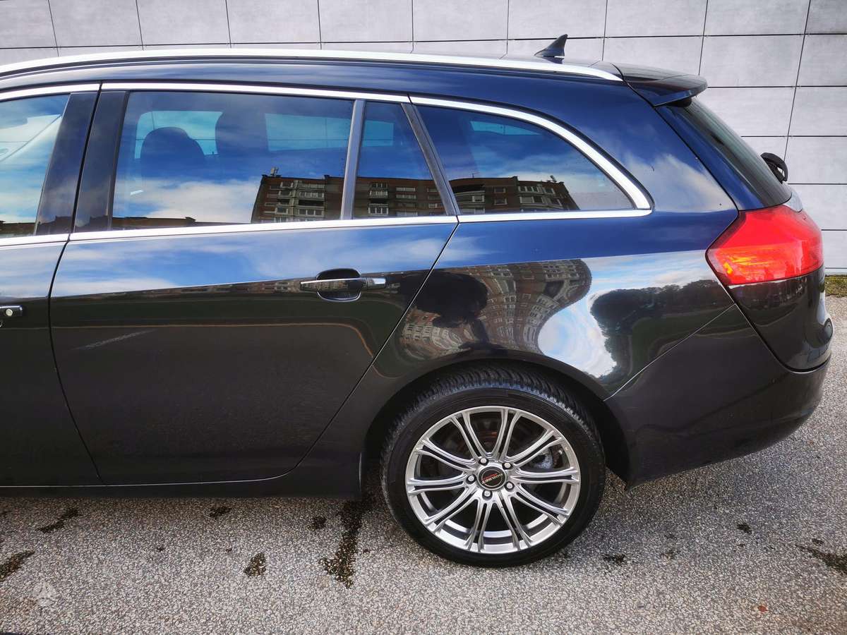 Opel Insignia 2009 — photo 10