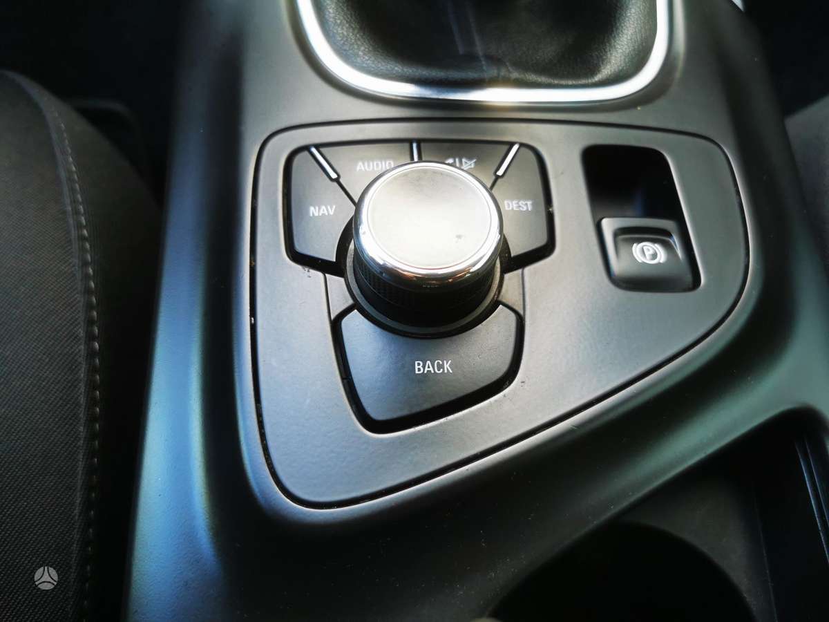 Opel Insignia 2009 — photo 29
