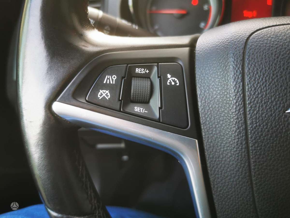 Opel Insignia 2009 — photo 26