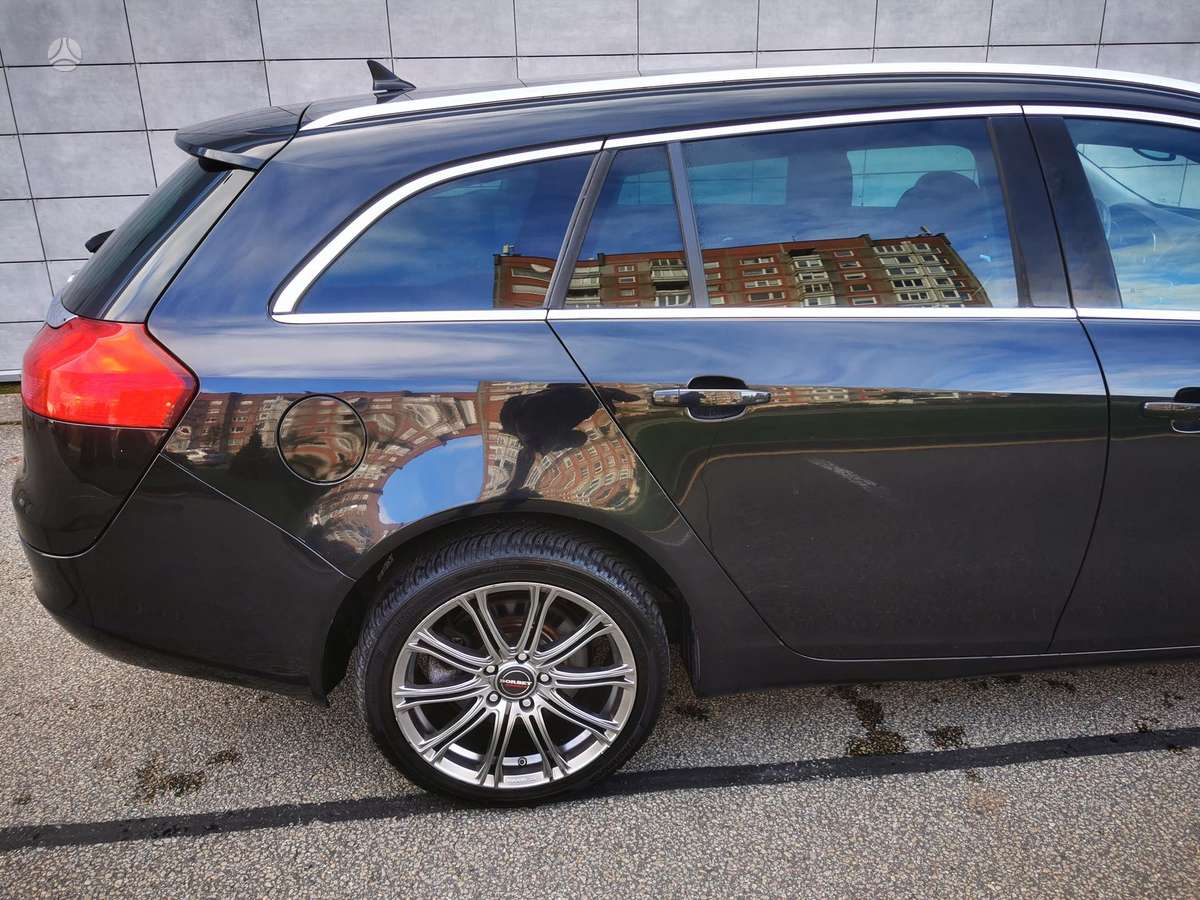 Opel Insignia 2009 — photo 11
