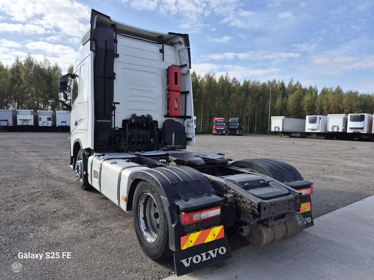 Volvo FH500, double sleeper
