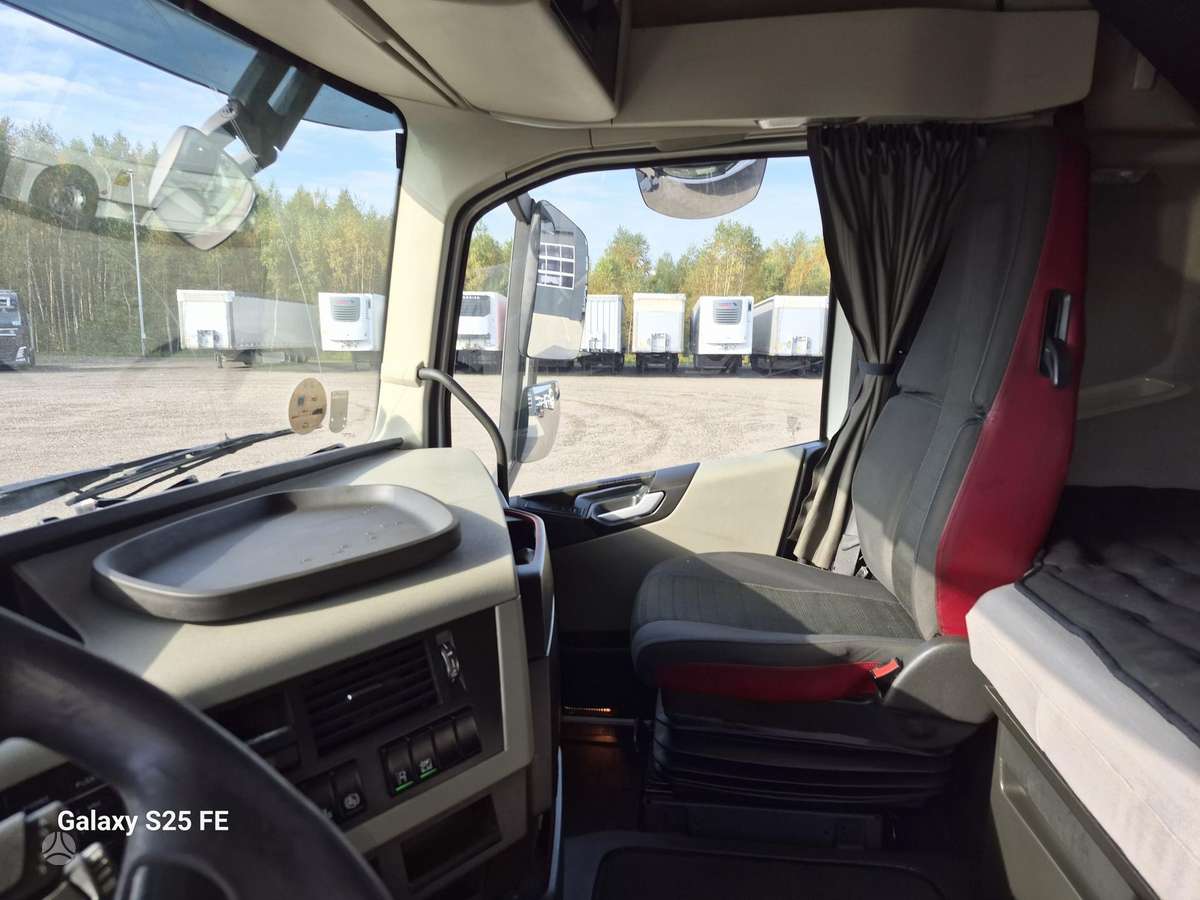 Volvo FH500, double sleeper