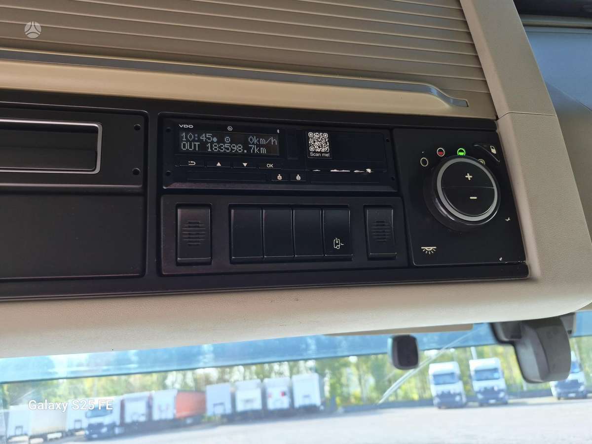 Volvo FH500, double sleeper