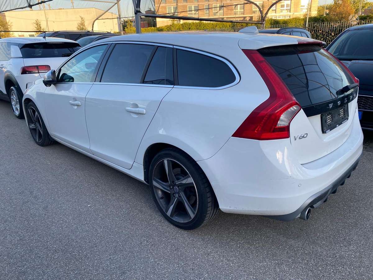 Volvo V60, 2.4 l., universalas