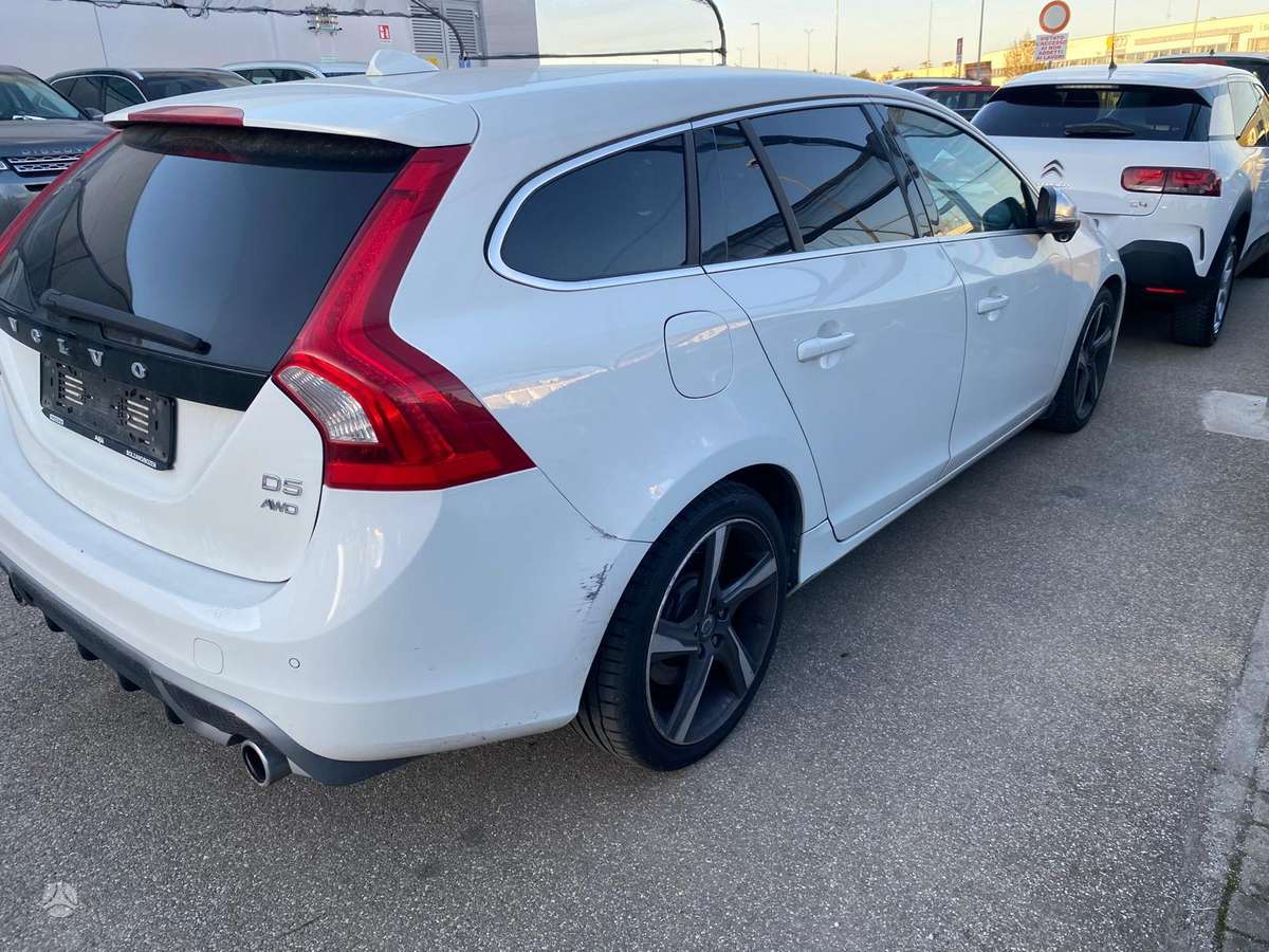 Volvo V60, 2.4 l., universalas