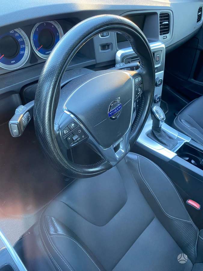 Volvo V60, 2.4 l., universalas