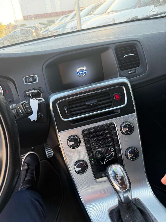 Volvo V60, 2.4 l., universalas