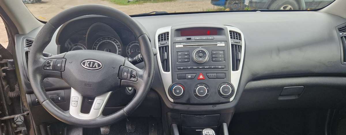 Kia Ceed, 1.6 l., Хэтчбек