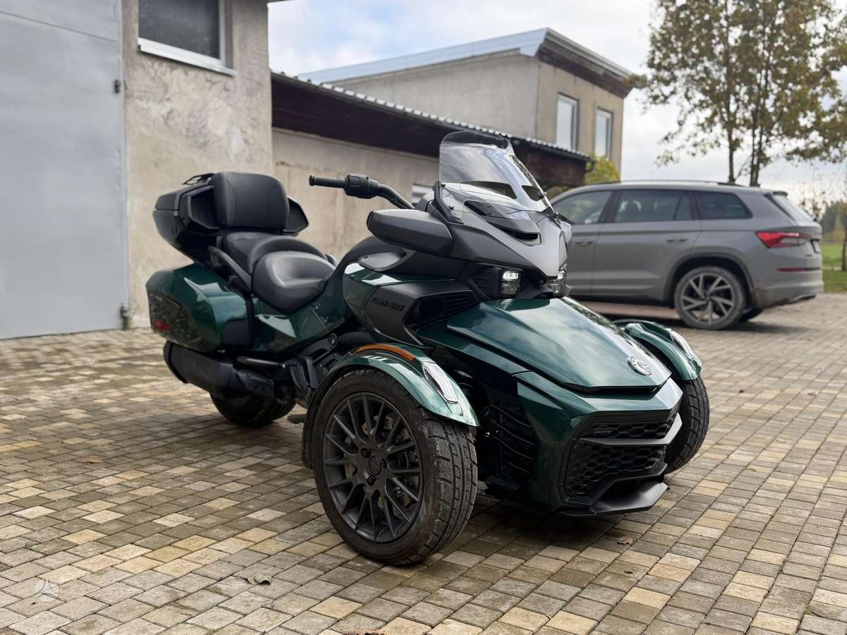 Can-Am Spyder 1330cc, трициклы