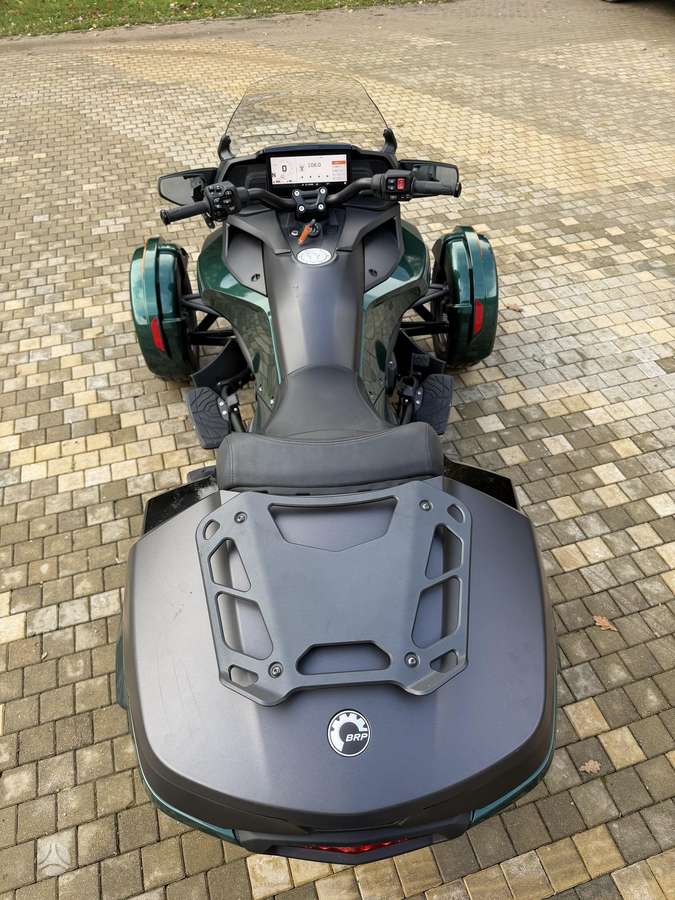 Can-Am Spyder 1330cc, triračiai