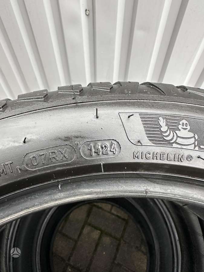 Michelin, žieminės 255/40 R18