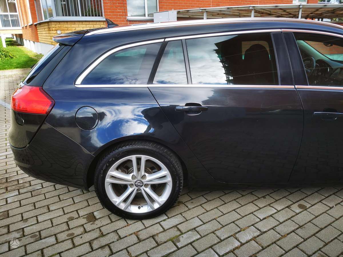 Opel Insignia 2011 — photo 11