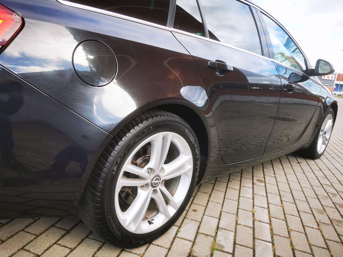 Opel Insignia 2011 — photo 8