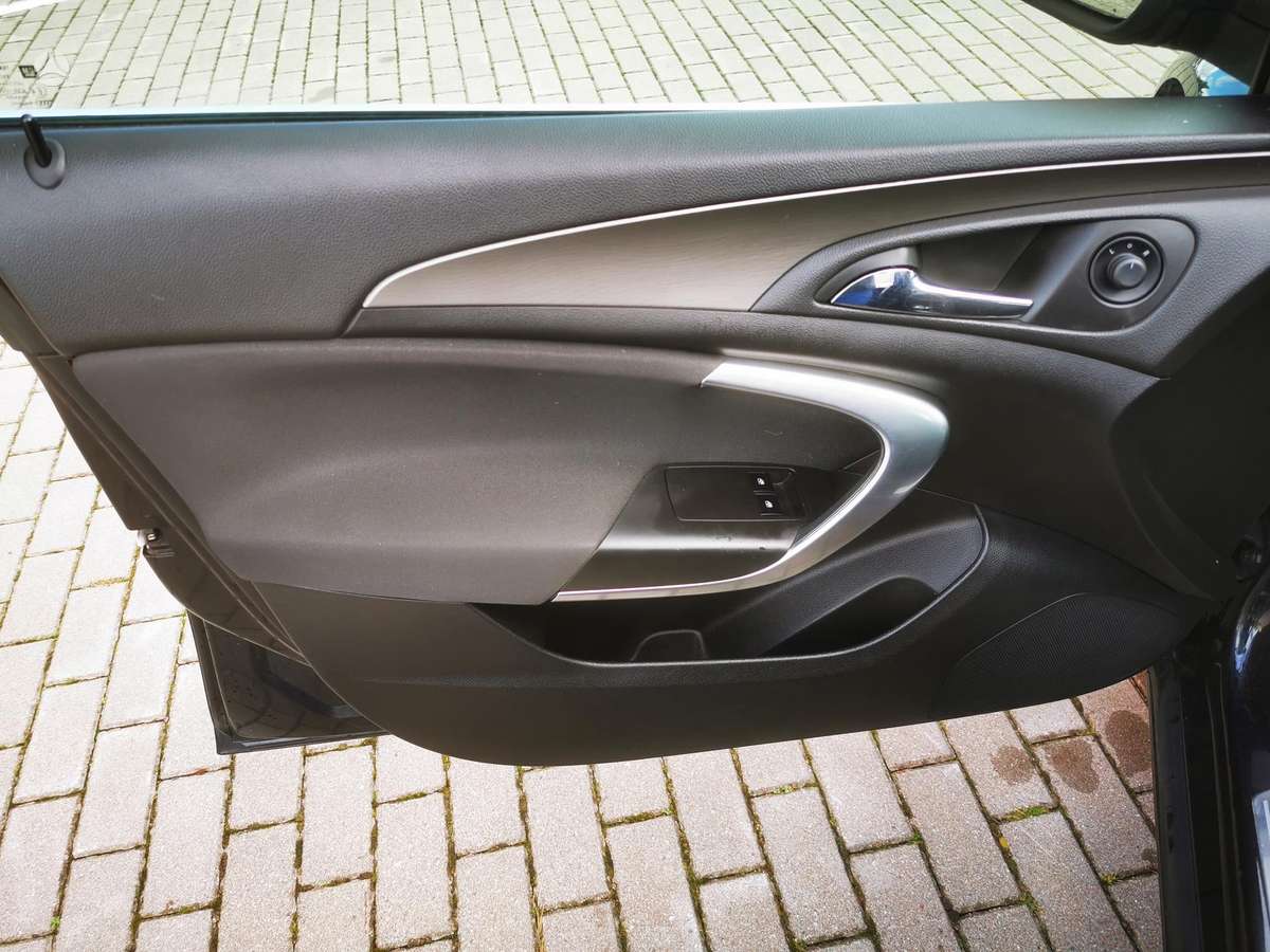 Opel Insignia 2011 — photo 26