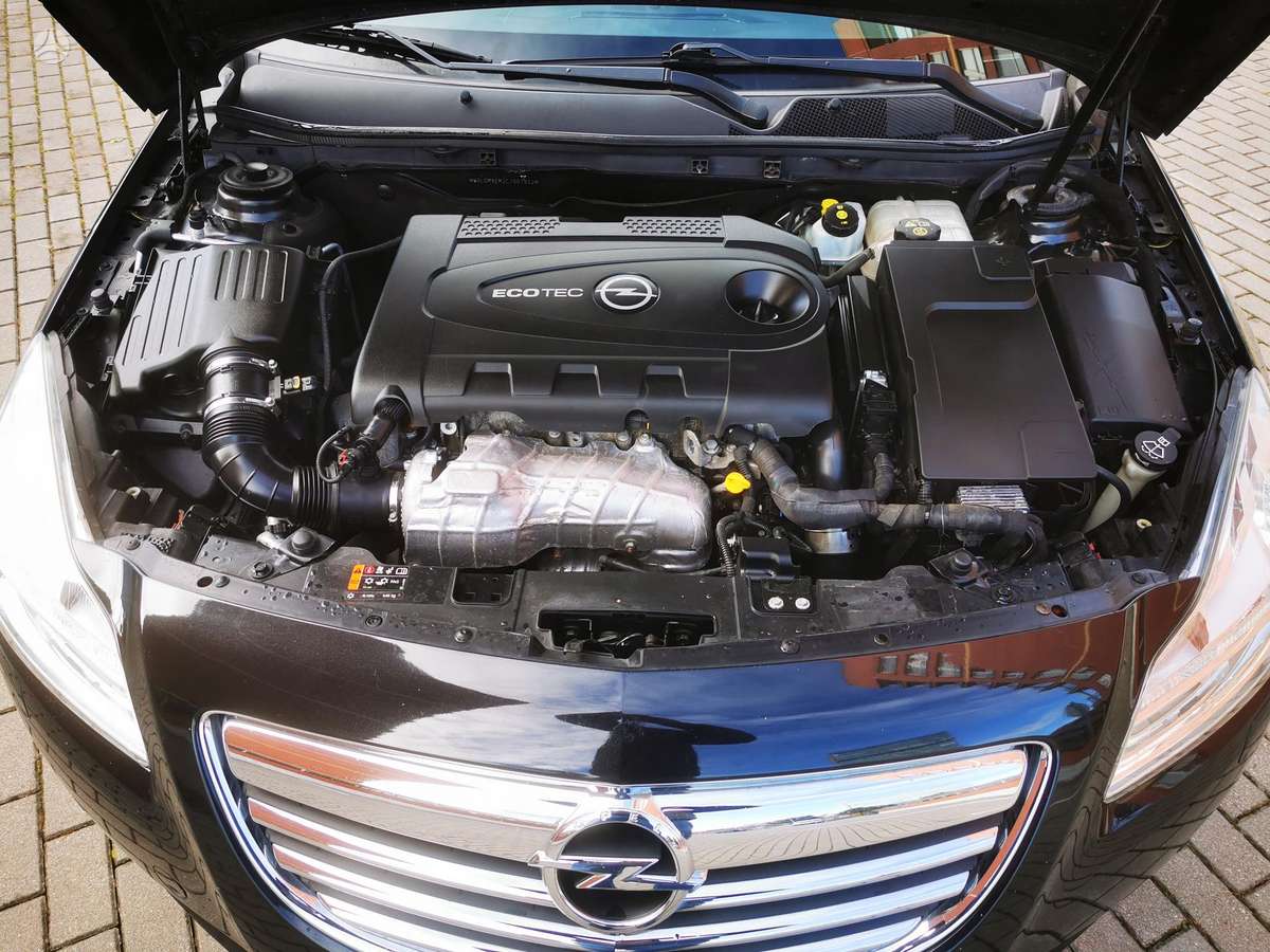 Opel Insignia 2011 — photo 34