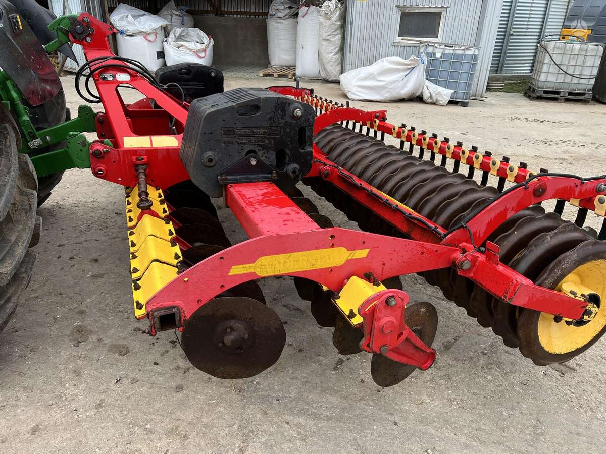 Vaderstad Carrier 400, kultivatoriai,akėčios