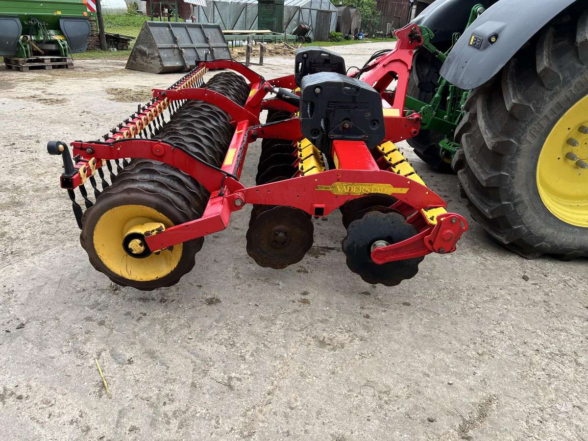 Vaderstad Carrier 400, kultivatoriai,akėčios