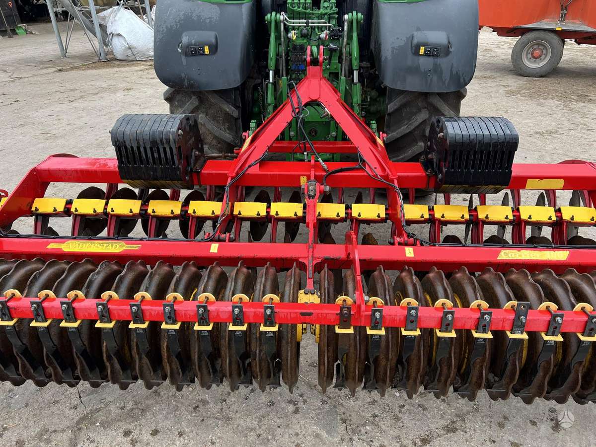 Vaderstad Carrier 400, kultivatoriai,akėčios