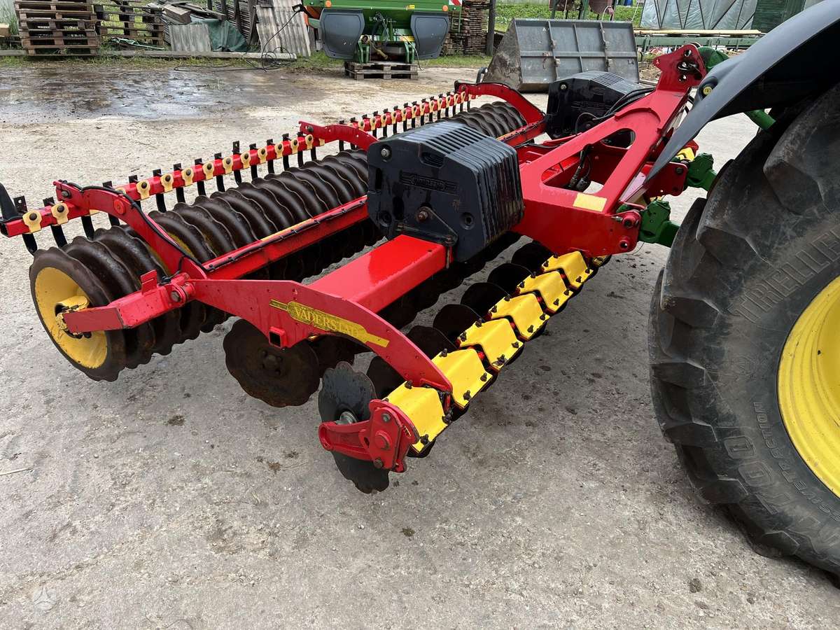 Vaderstad Carrier 400, kultivatoriai,akėčios