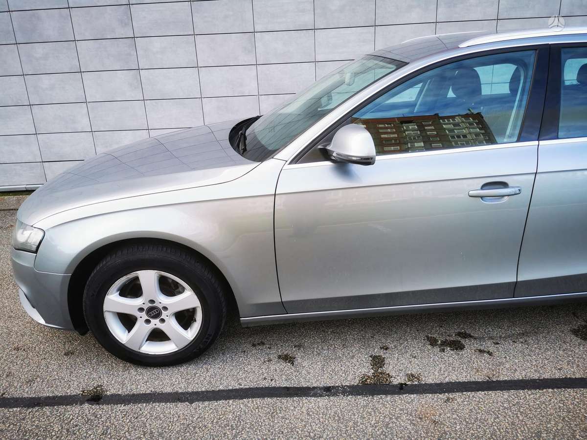 Audi A4 2009 — photo 11