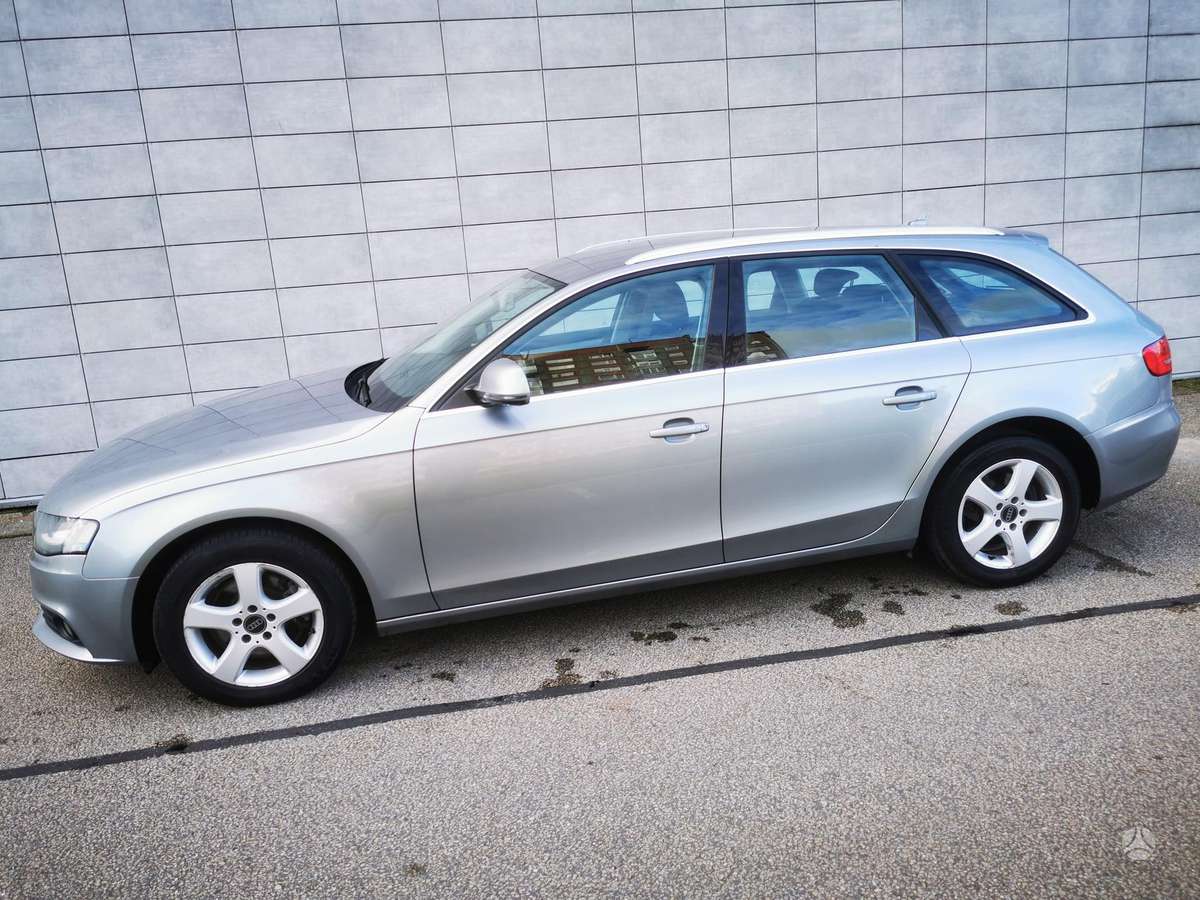 Audi A4 2009 — photo 7