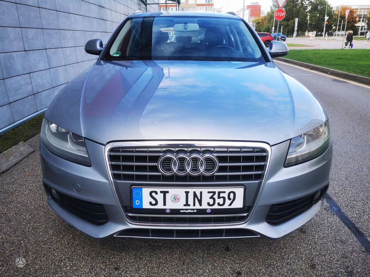 Audi A4 2009 — rear view