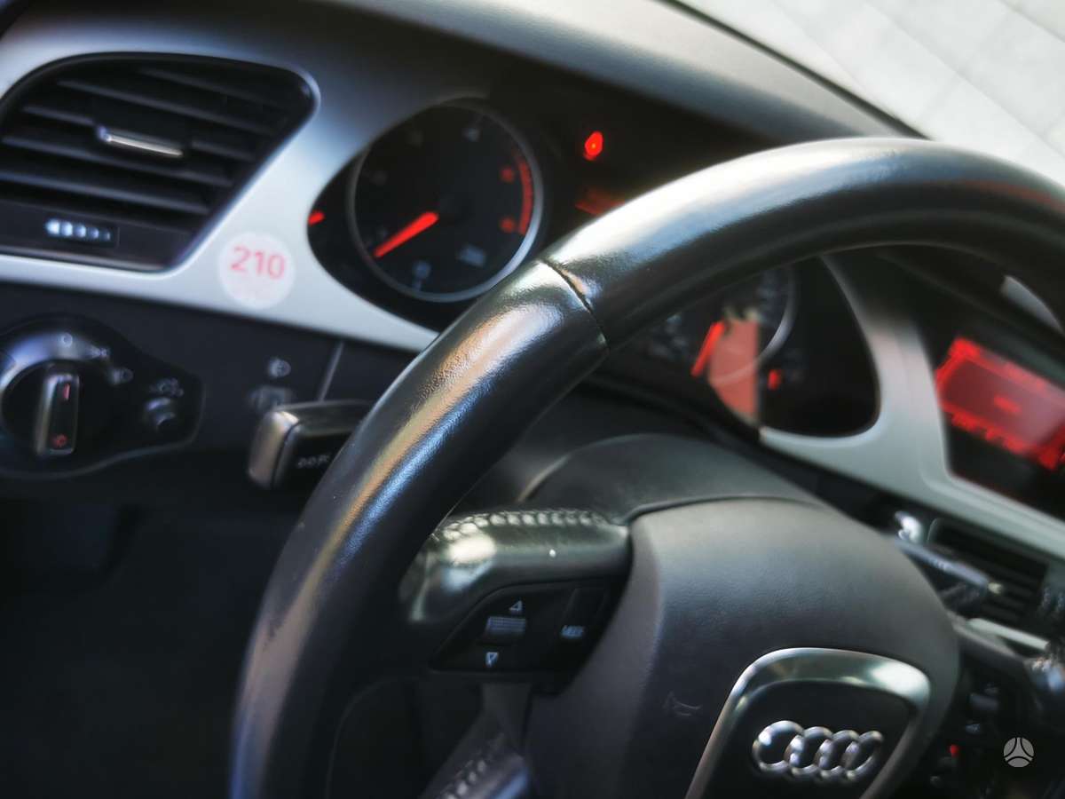 Audi A4 2009 — photo 21